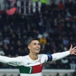Cristiano Ronaldo em campo por Portugal
