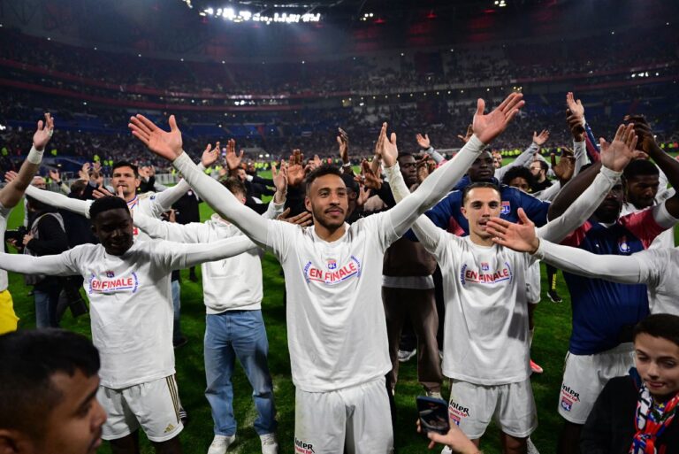 <p>Lyon festejou retorno à final da Copa da França (Foto: Olivier Chassignole/AFP)</p>
