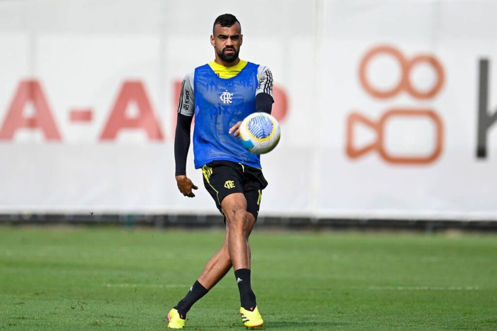 Fabrício Bruno deve ser titular contra o Amazonas na Copa do Brasil. Foto: Marcelo Cortes/CRF