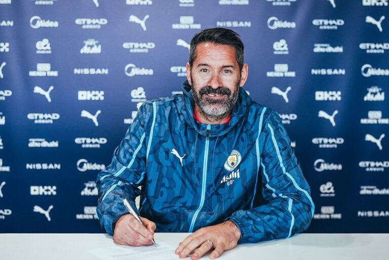 <p>Scott Carson assinou novo contrato com o City (Foto: Divulgação/City)</p>
