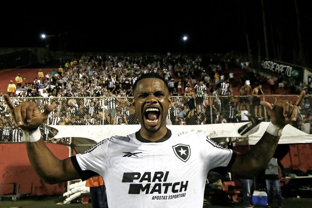 Júnior Santos, do Botafogo, é alvo do Cruzeiro