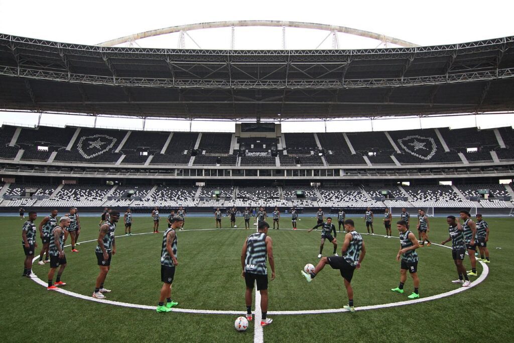 Treino do Botafogo no Nilton Santos