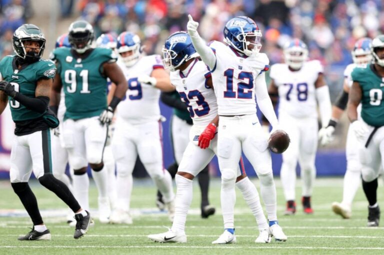 <p>John Ross jogando pelos Giants, contra os Eagles em 2021. Foto: ELSA/GETTY IMAGES NORTH AMERICA/Getty Images via AFP</p>
