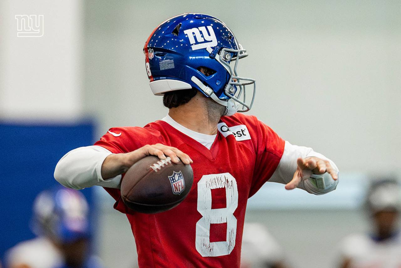 Daniel Jones durante as atividades com o Giants. Foto: Reprodução/Facebook