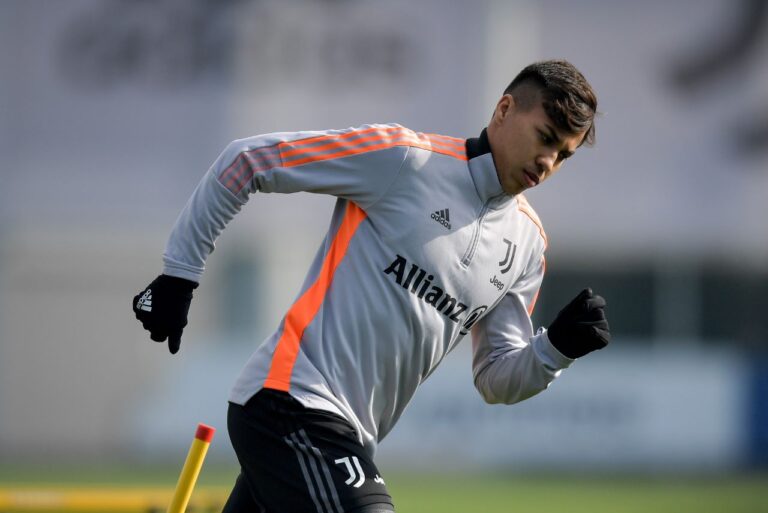 <p>Kaio Jorge em treino da Juventus. Foto: Reprodução/JFC</p>