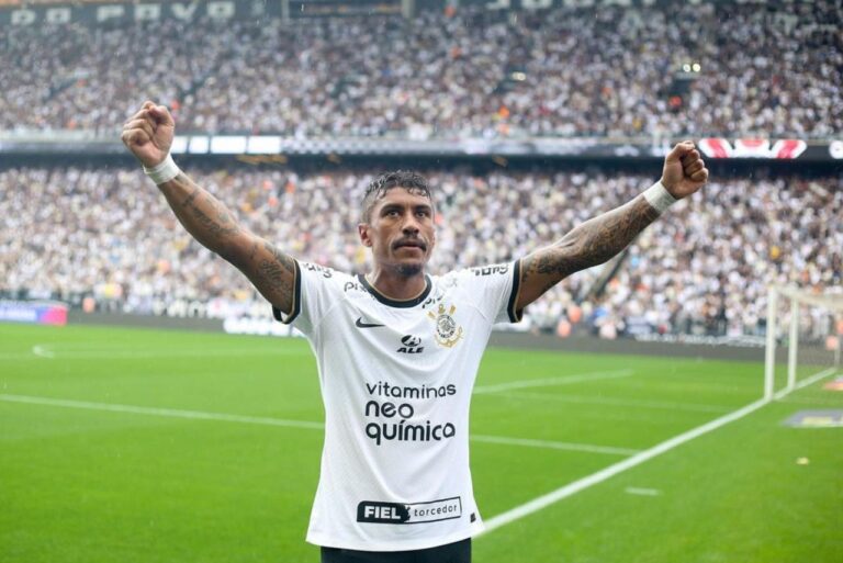 <p>Paulinho se despede do Corinthians contra o Racing nesta terça (Foto: Reprodução/Instagram)</p>