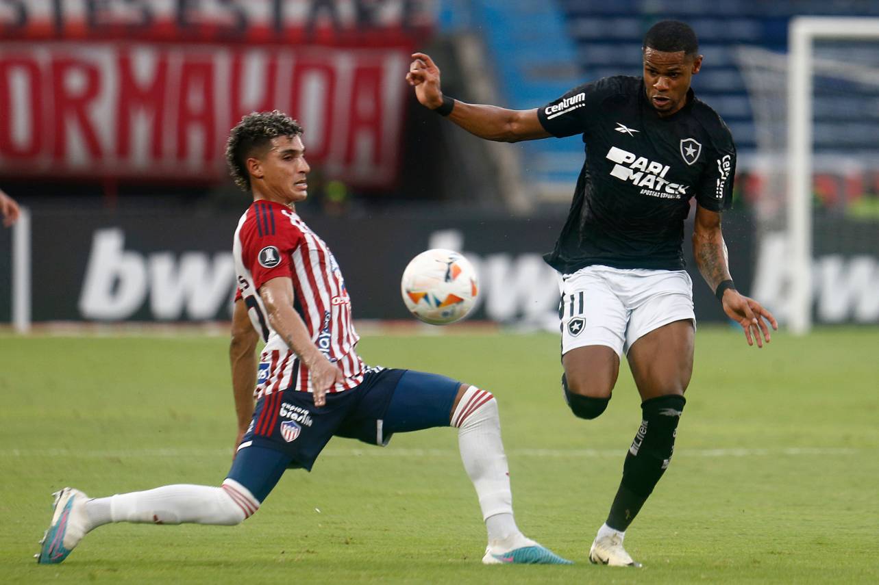 Júnior Santos durante a partida entre Botafogo e Junior Barranquilla. Foto: Vitor Silva/BFR