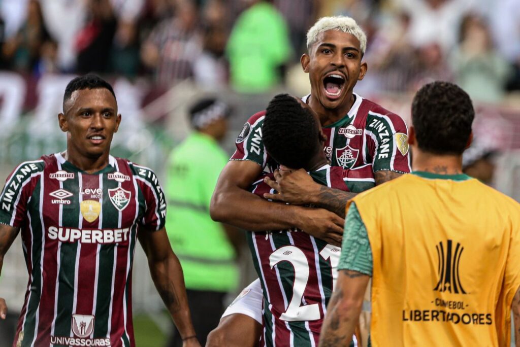 John Kennedy comemora gol da vitória do Fluminense