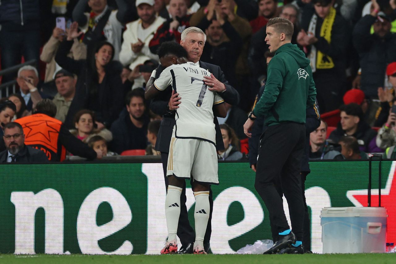 Vini Jr e Carlo Ancelotti