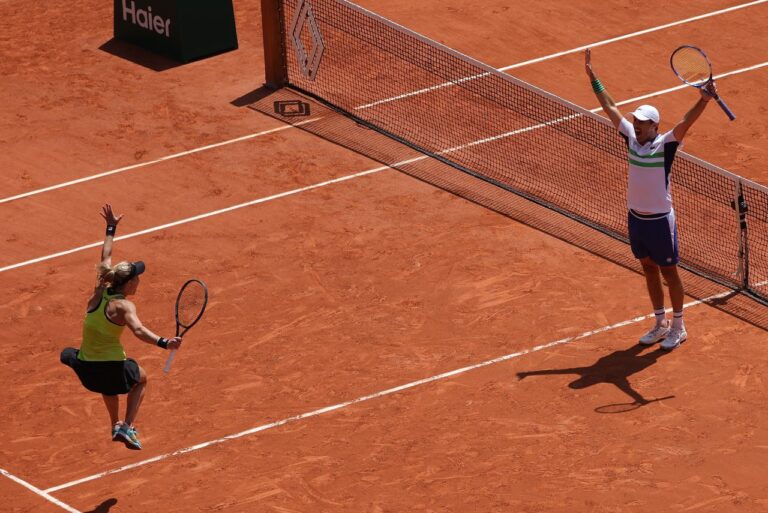 <p>Siegemund e Roger-Vasselin venceram nas duplas mistas em Roland Garros (Foto: Reprodução)</p>
