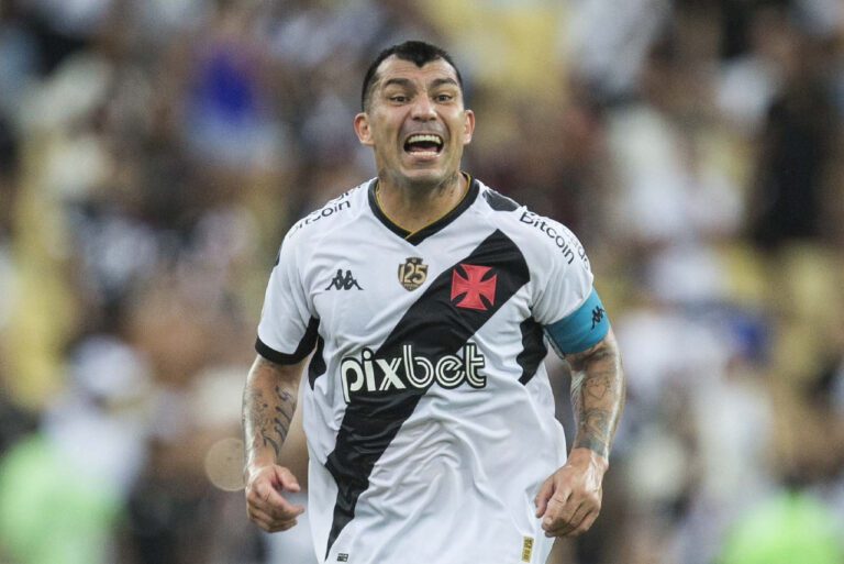 <p>Medel está a caminho do Boca Juniors (Foto: Daniel Ramalho/Vasco)</p>