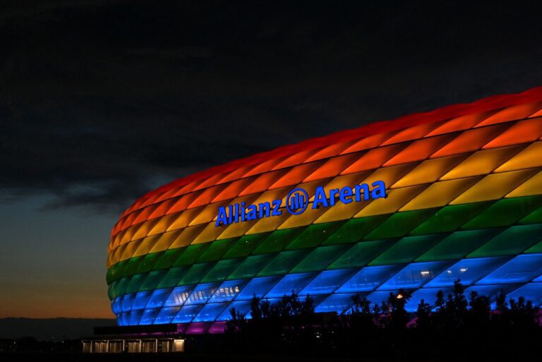 <p>Allianz Arena vai receber iluminação especial durante a Eurocopa (Foto: Christof Stache/AFP)</p>
