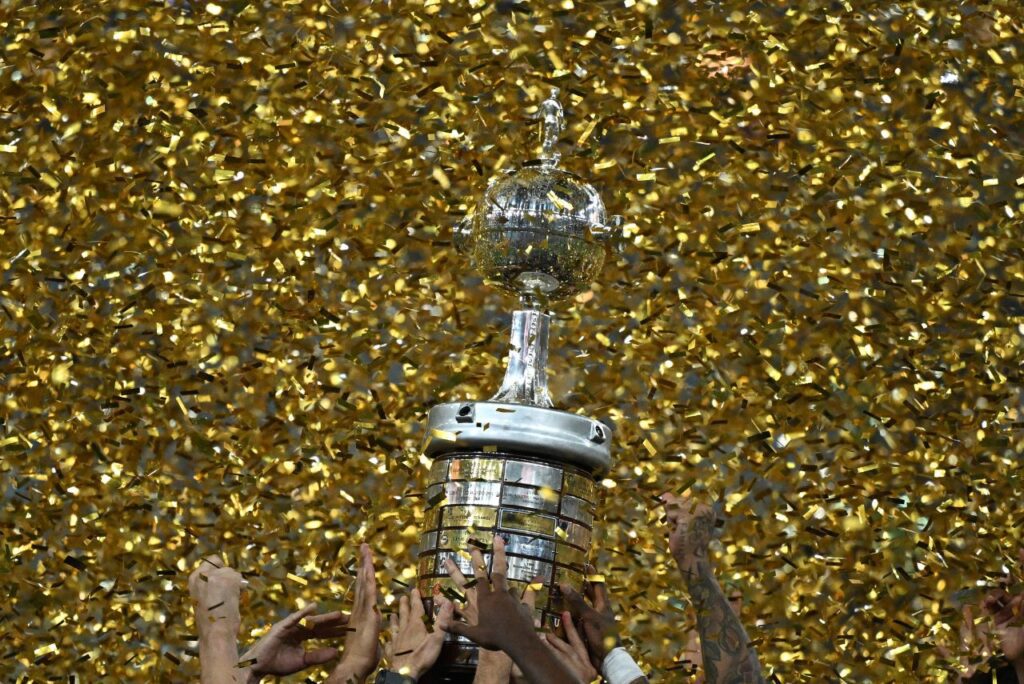 Troféu da Copa Libertadores (Foto: Carl de Souza/AFP)