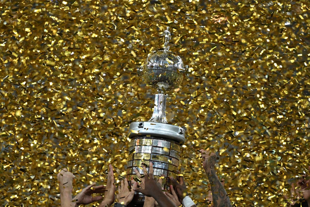 Troféu da Copa Libertadores (Foto: Carl de Souza/AFP)
