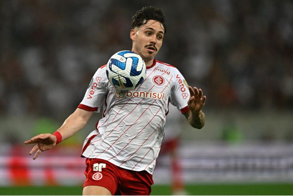 Maurício, do Internacional, está na mira do Palmeiras (Foto: Mauro Pimentel/AFP)