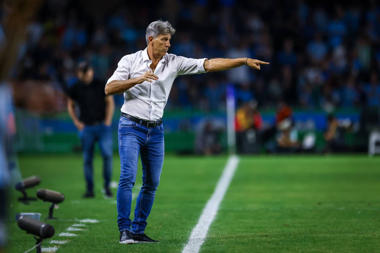 Renato Gaúcho durante a derrota para o Internacional. Foto: Lucas Uebel/Grêmio