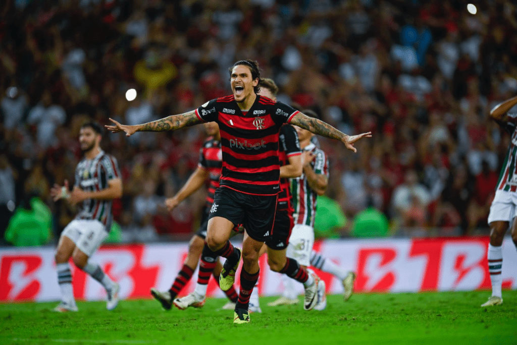 Pedro marca e garante vitória do Flamengo contra o Fluminense em clássico