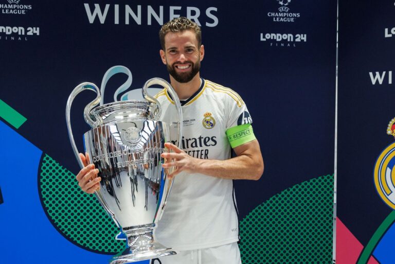 <p>Nacho após título do Real Madrid em Londres. Foto: Reprodução/RMFC</p>
