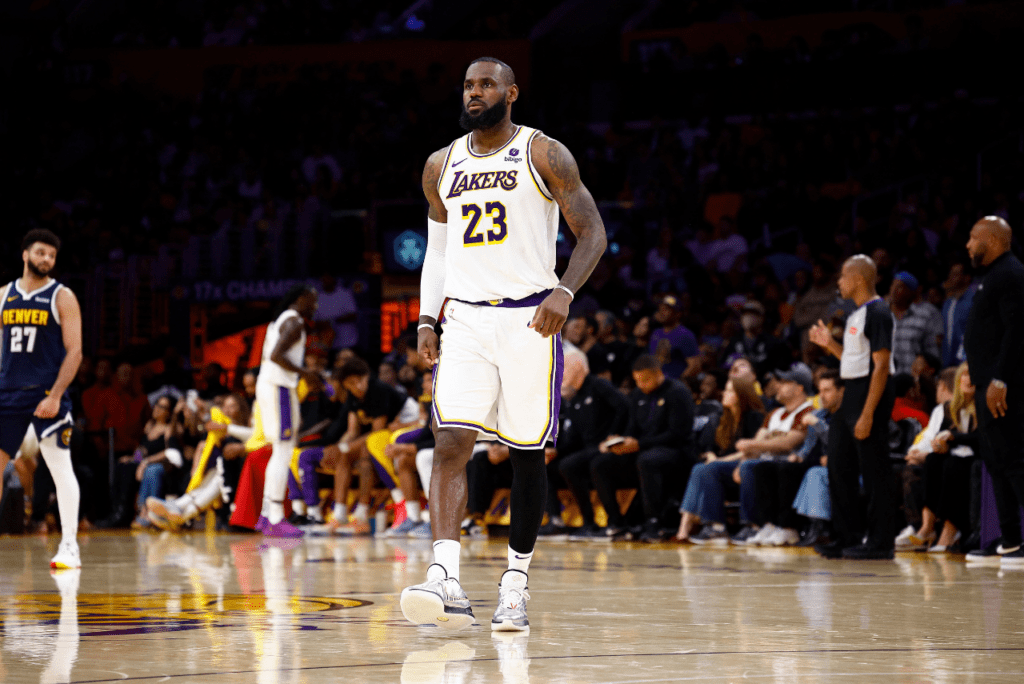 Lakers se preparam para oferecer contrato de 3 anos a LeBron James