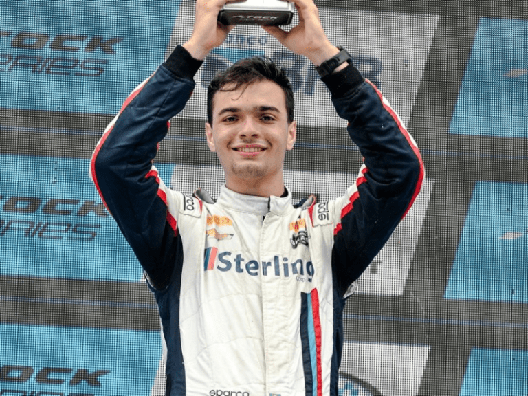 <p>Piloto de 17 anos compete na Stock Light pela W2 Racing ProgGP. &#8211; Foto: Motorsport</p>
