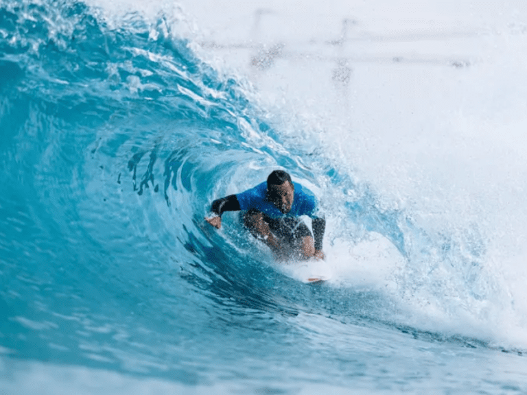 <p>Ítalo Ferreira conquista Abu Dhabi e lidera o ranking mundial de surf. -Foto: LANCE!</p>
