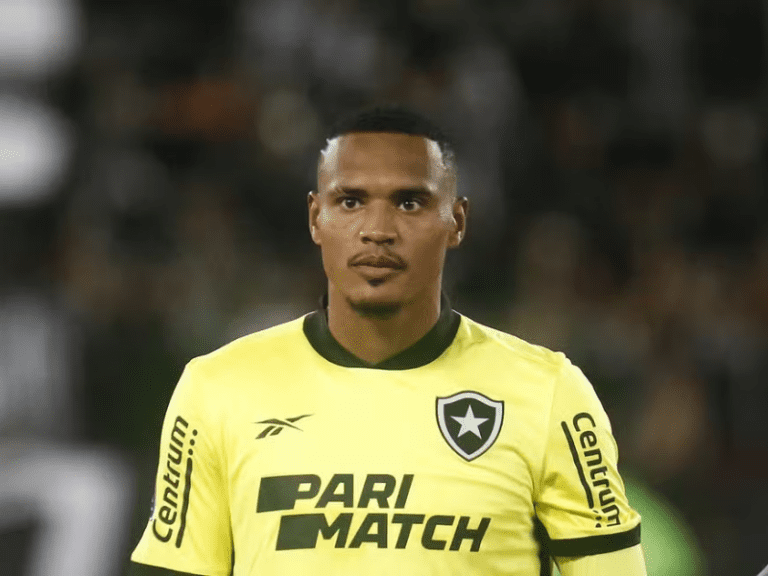 <p>Goleiro John lidera o Botafogo em busca da classificação na Libertadores, com o apoio da torcida. -Foto: Globo Esporte</p>
