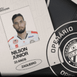 Zagueiro do Operário Ferroviário em treino intenso no estádio Germano Krüger.