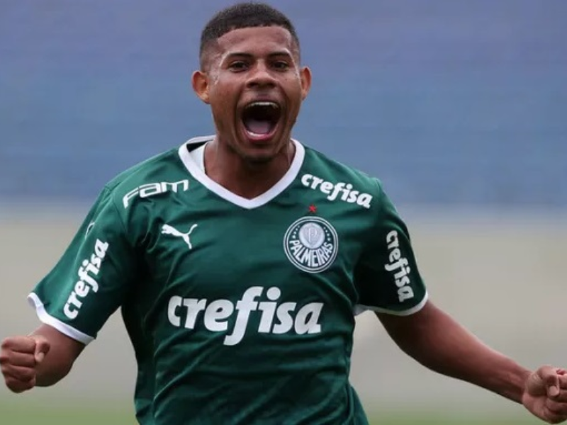 Palmeiras renova contrato com Gilberto, destaque da base, até 2027
