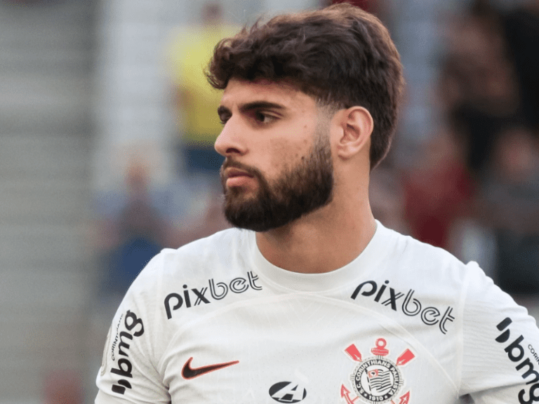 <p>Yuri Alberto celebra seu hat-trick e a eleição como craque da rodada. -Foto: Fandom</p>