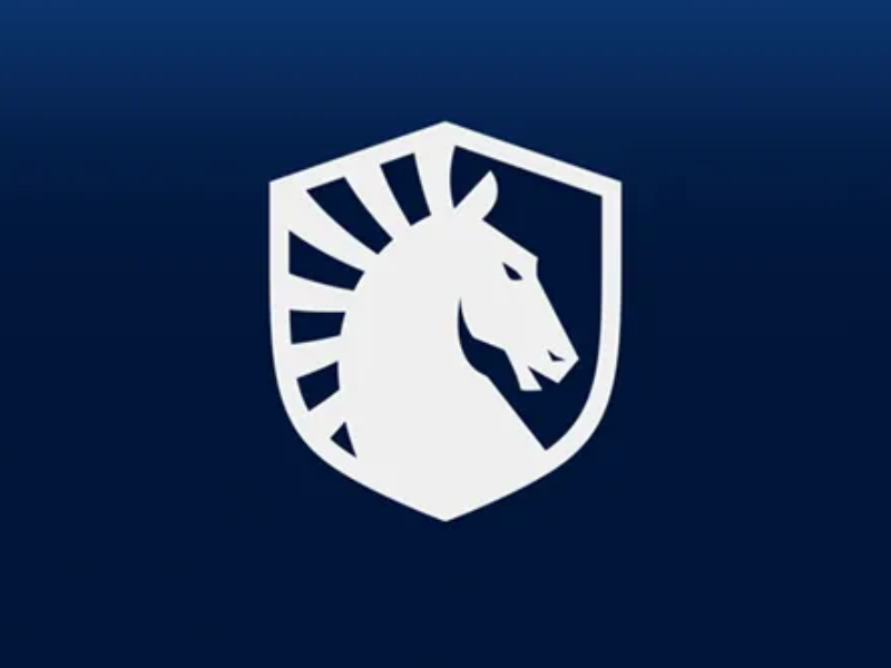Trexx, jogador russo, vestindo a camisa da Team Liquid e jogando Valorant em um setup gamer avançado.